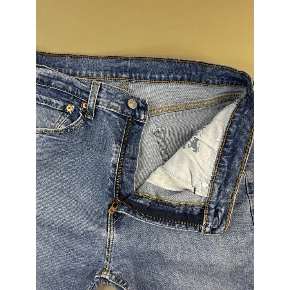 Levi's 505 Mens Jeans 34X32 Blue Straight Medium Wash Denim 5 Pocket Durable - Picture 6 of 11